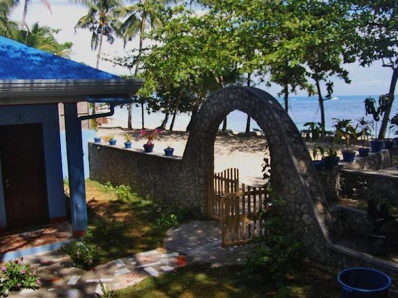 Blue Corals Beach Resort Малапаскуа Айлънд Екстериор снимка