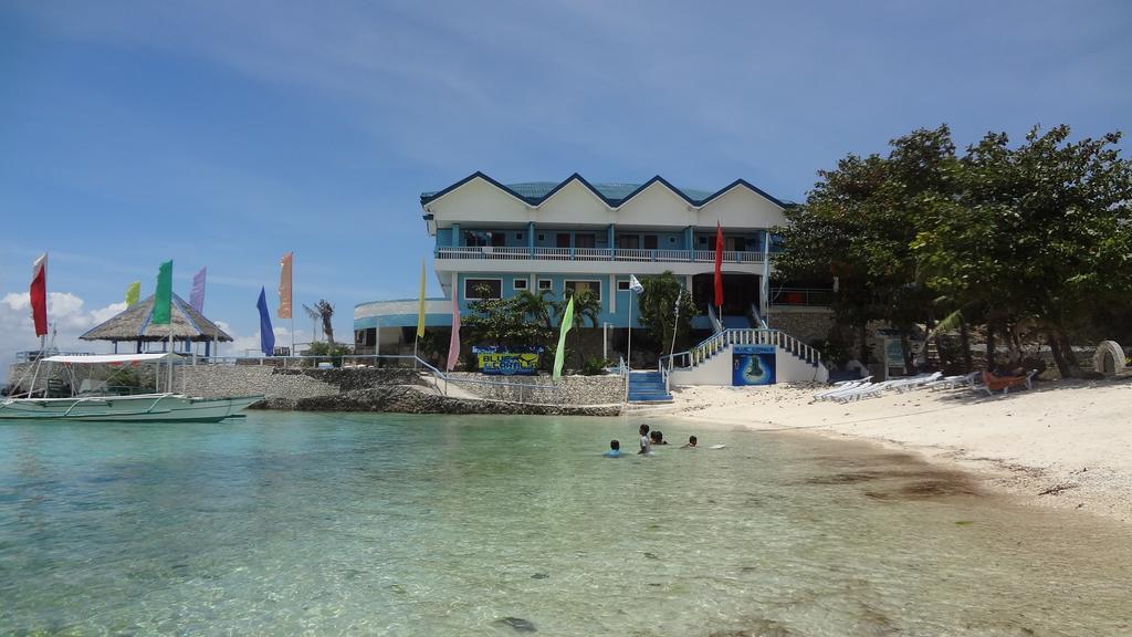 Blue Corals Beach Resort Малапаскуа Айлънд Екстериор снимка