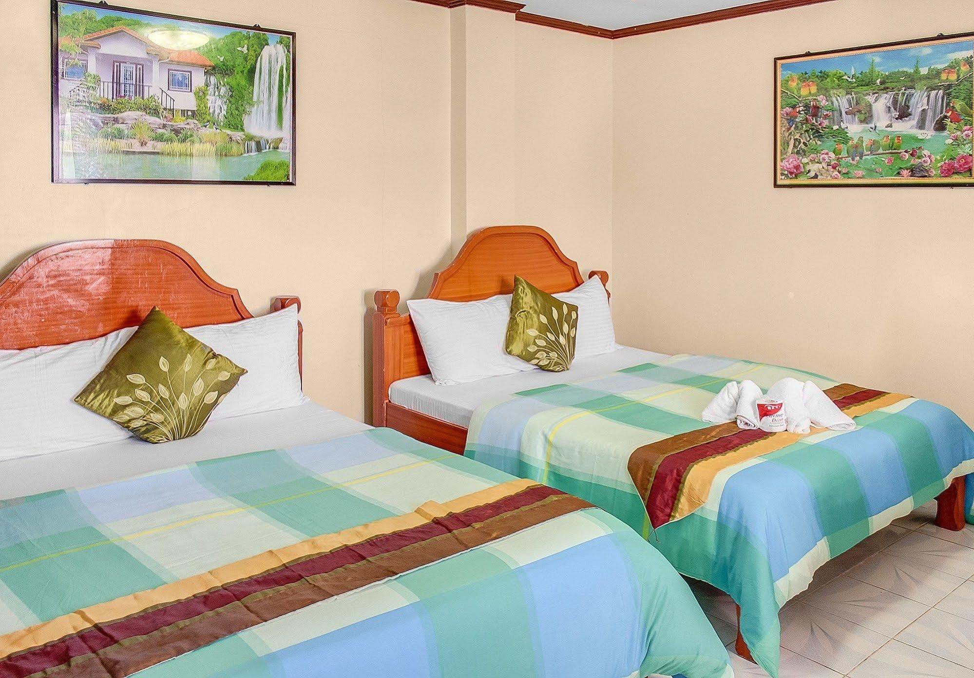 Blue Corals Beach Resort Малапаскуа Айлънд Екстериор снимка